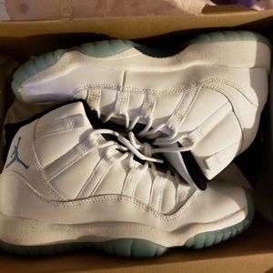 Jordans legend blue 11s
